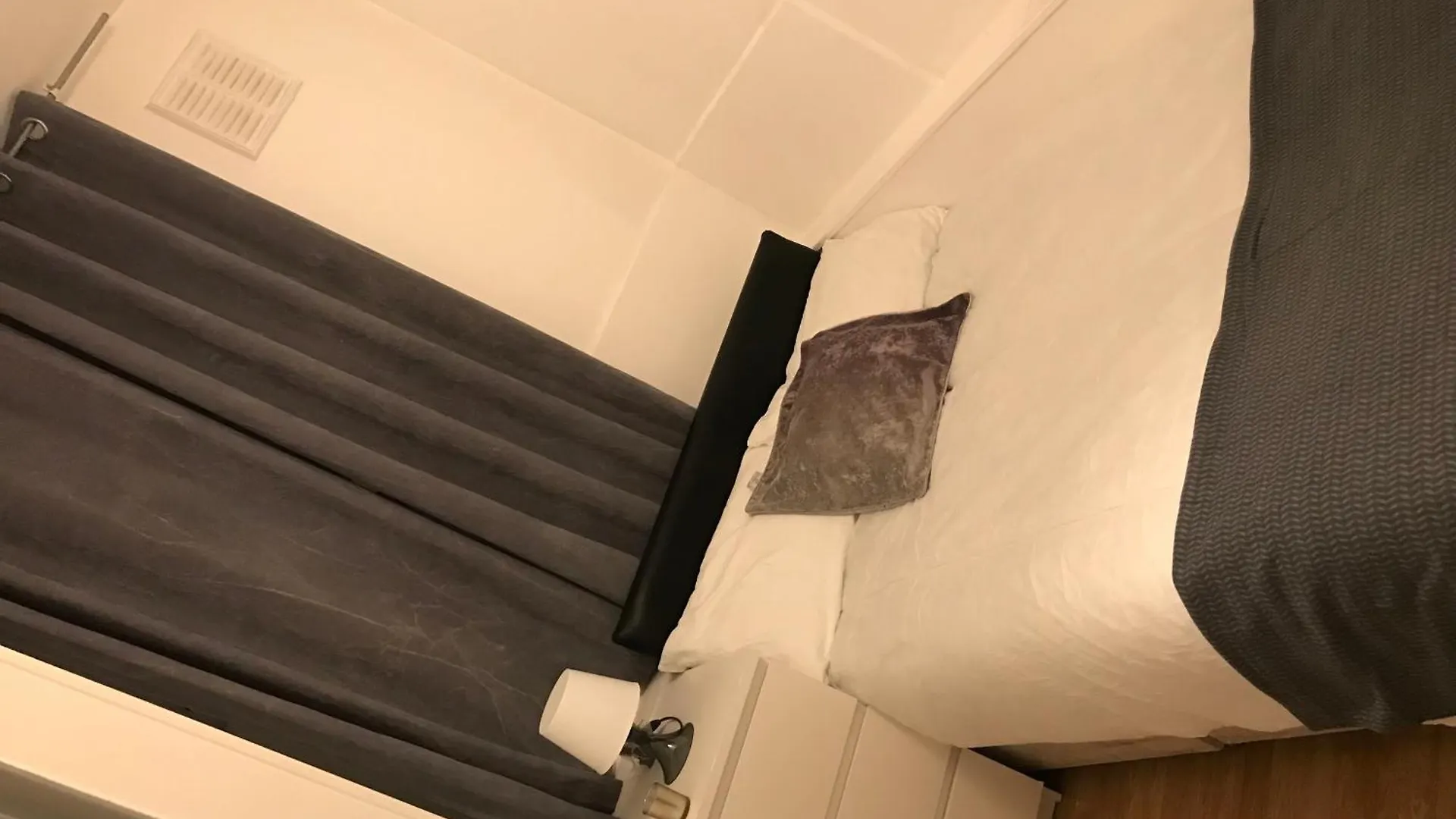 Charming 3-Bed Flat In London Lägenhet